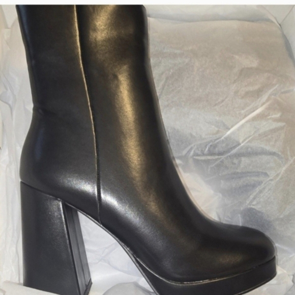 French Connection women's gogo ankle boot, Size 6.0 New with box. - Picture 10 of 12
